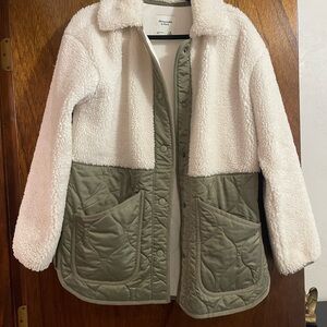 Abercrombie Sherpa Quilted Jacket - White and Green